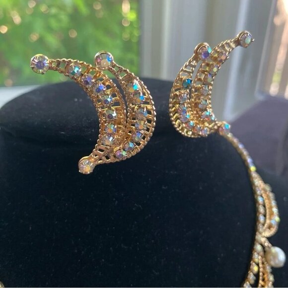 Vintage Stunning Crystal Rhinestone and Pearl Bib Necklace and Earring Set - Picture 5 of 16